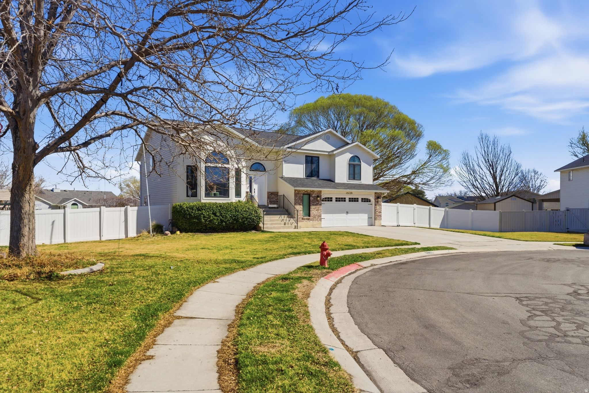 GOLDEN MEADOWS - Residential