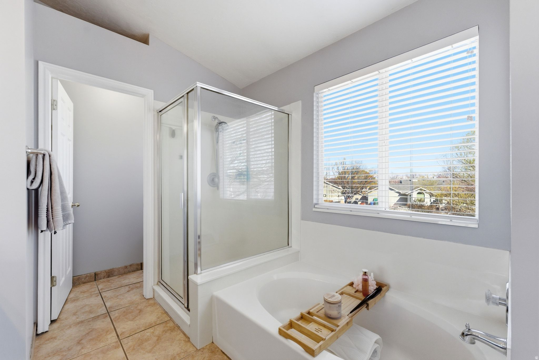 GOLDEN MEADOWS - Residential