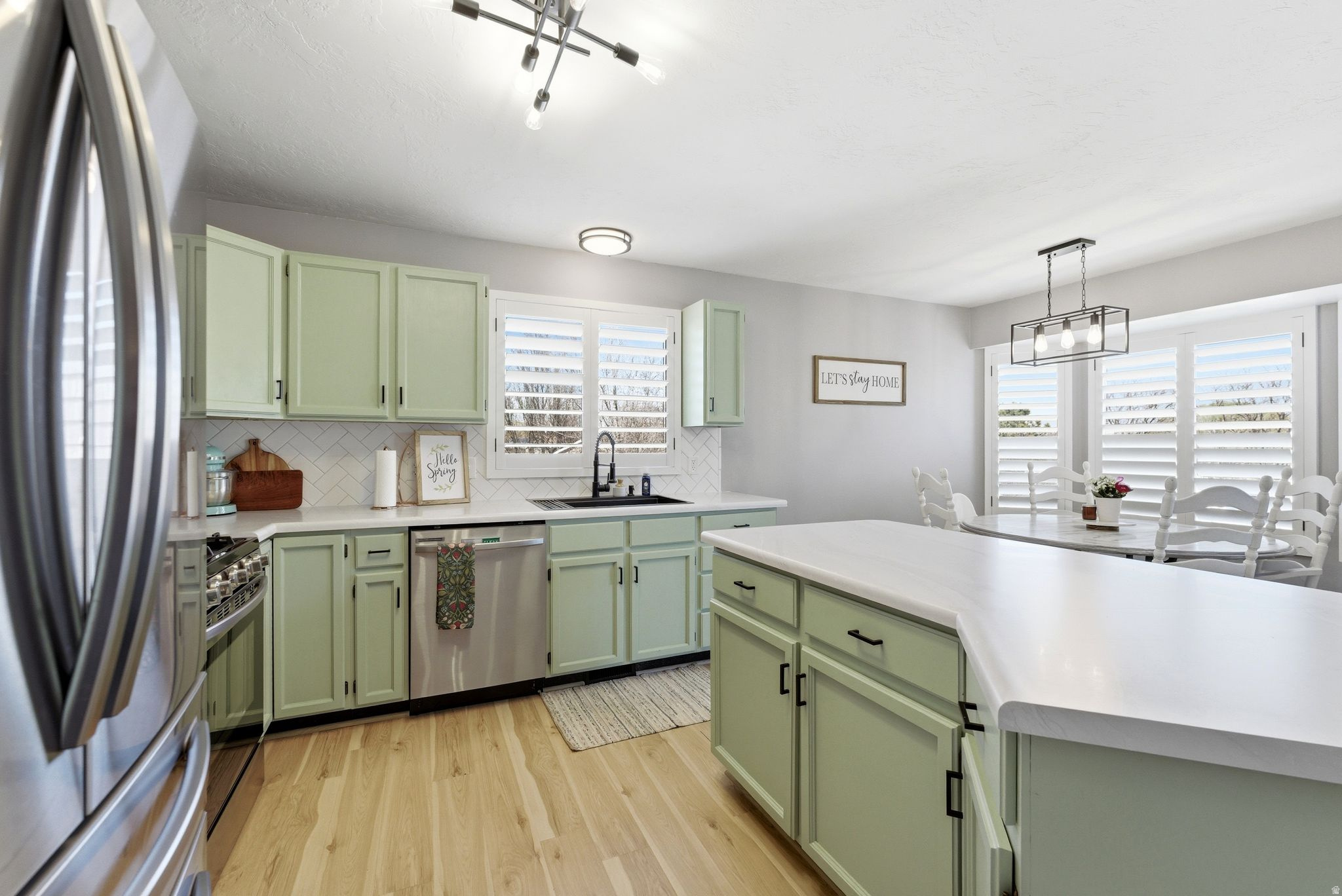 GOLDEN MEADOWS - Residential