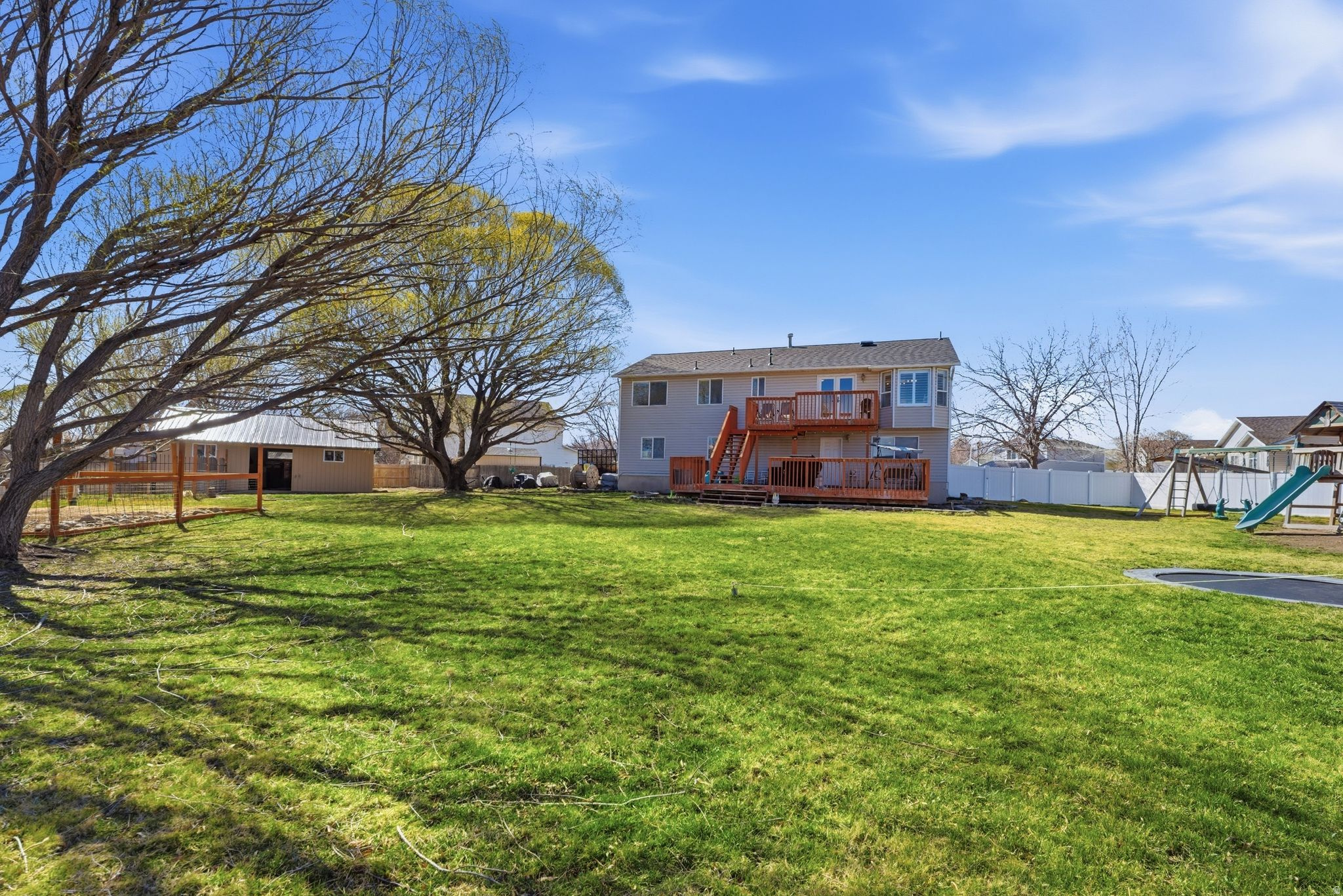 GOLDEN MEADOWS - Residential