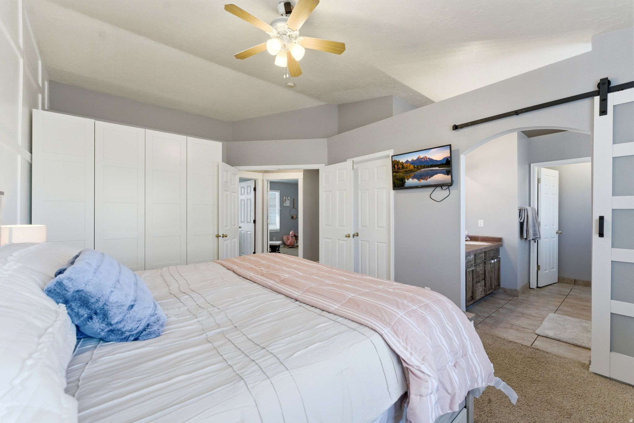 GOLDEN MEADOWS - Residential