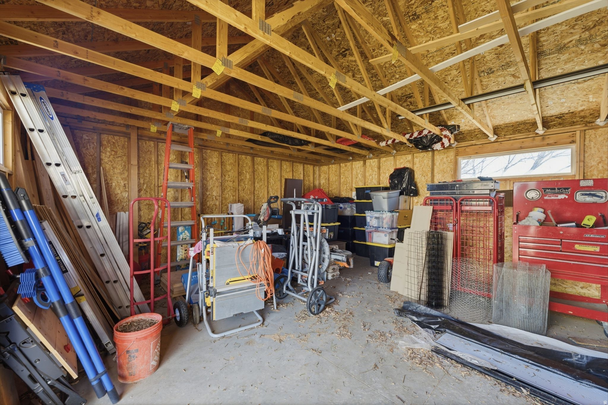 GOLDEN MEADOWS - Residential