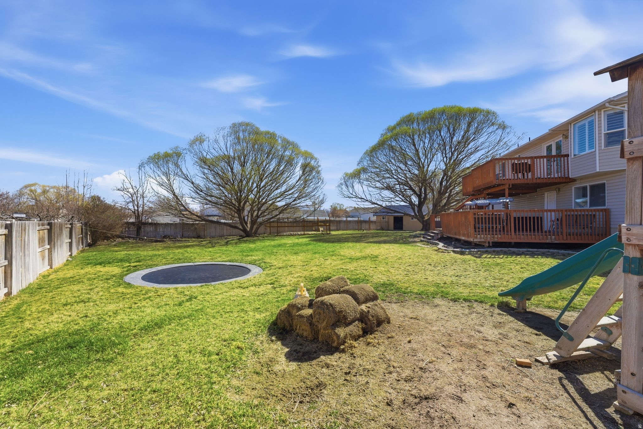 GOLDEN MEADOWS - Residential