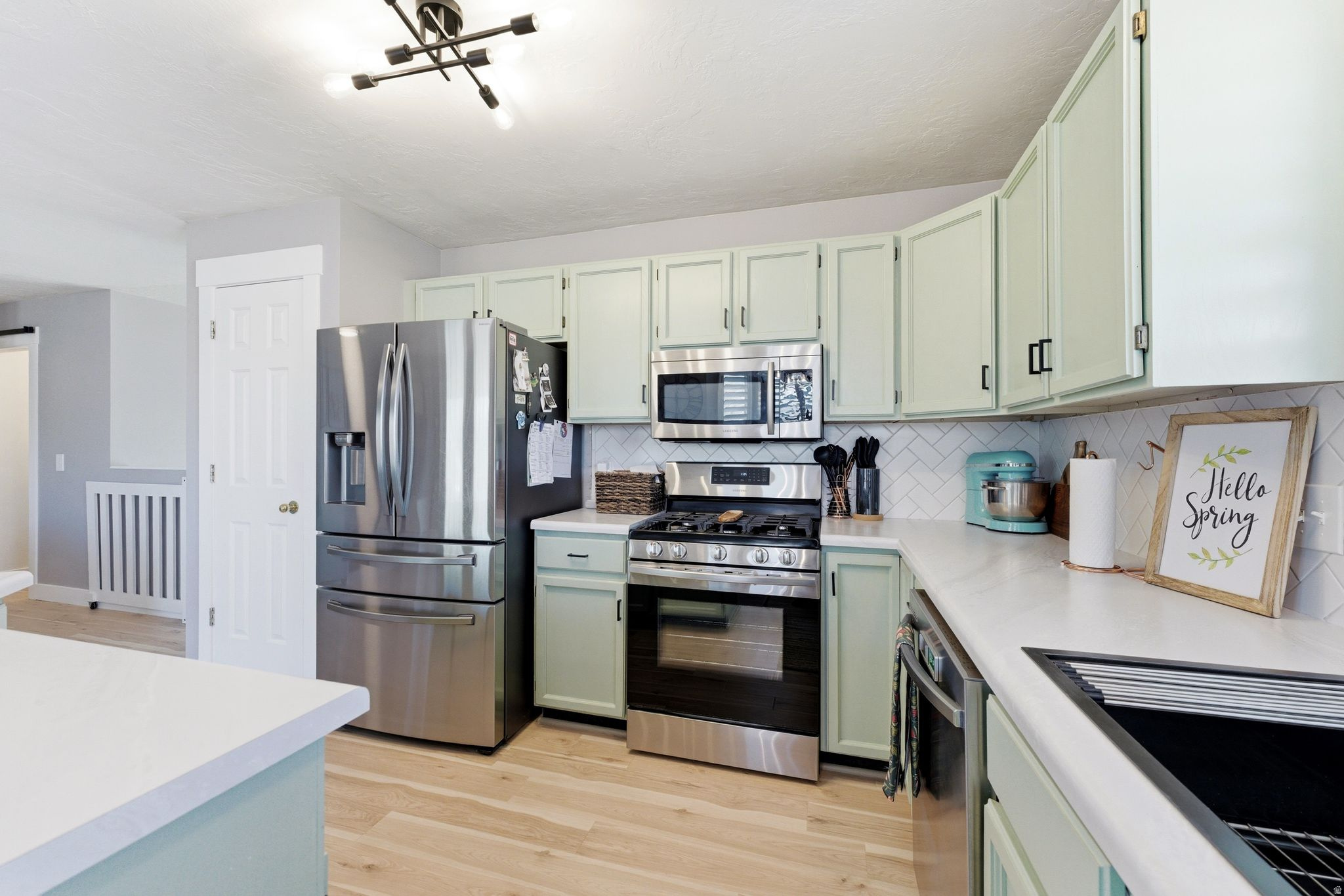 GOLDEN MEADOWS - Residential