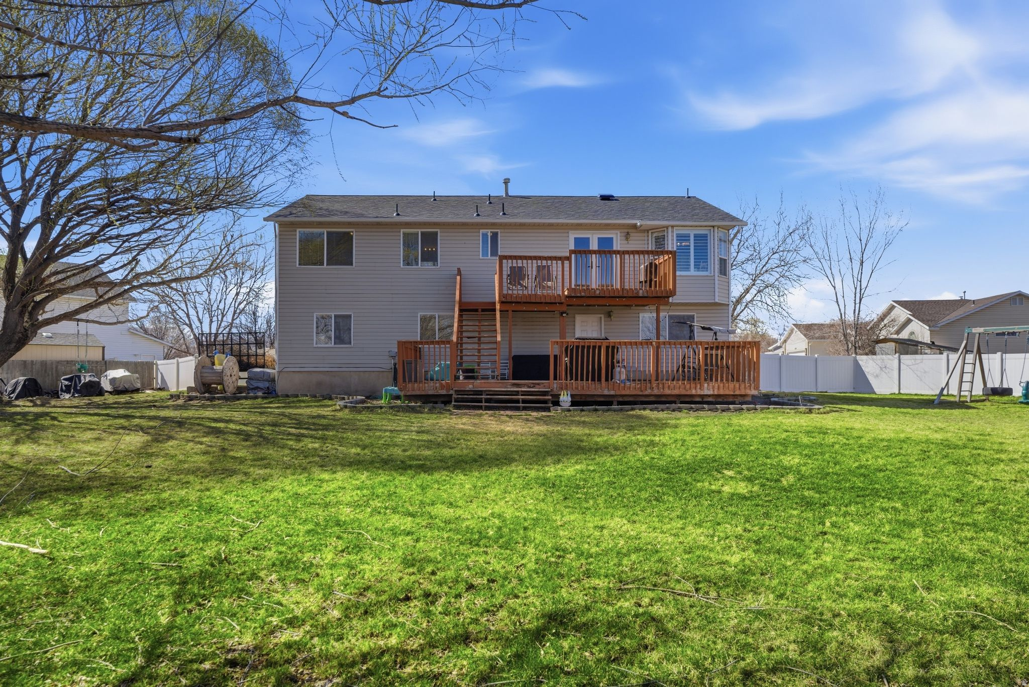 GOLDEN MEADOWS - Residential