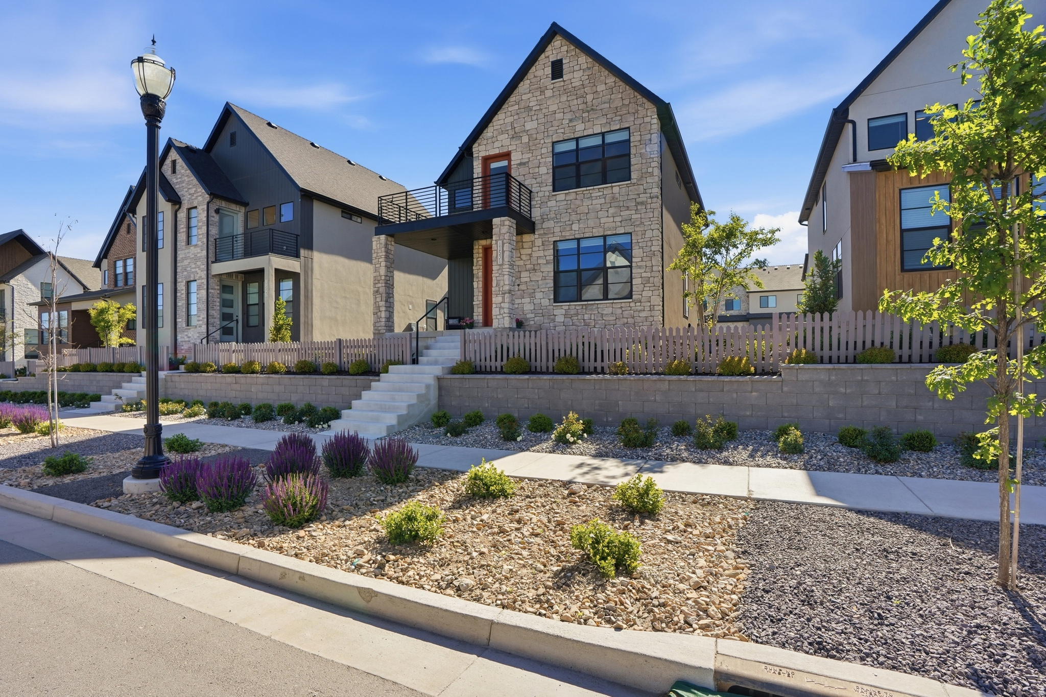 WILLOW CREEK - Residential