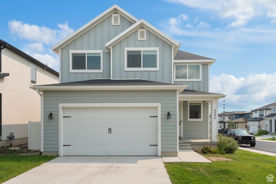 This inviting move-in ready home offers end-of-street privacy, a large kitchen island, designer kitchen and flooring. Located in a welcoming neighborhood, you have access to a pool, gym, garden ,and fire pit space ideal for connection and fun. With walking trails just steps away and exciting new shops and dining options nearby, this home offers both comfort and convenience. Fresh, inviting, and ready for your next chapter!