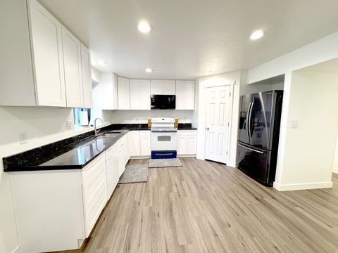 Tiny photo for 1926 N 2530 W, Clinton, UT 84015 (MLS # 2143382)