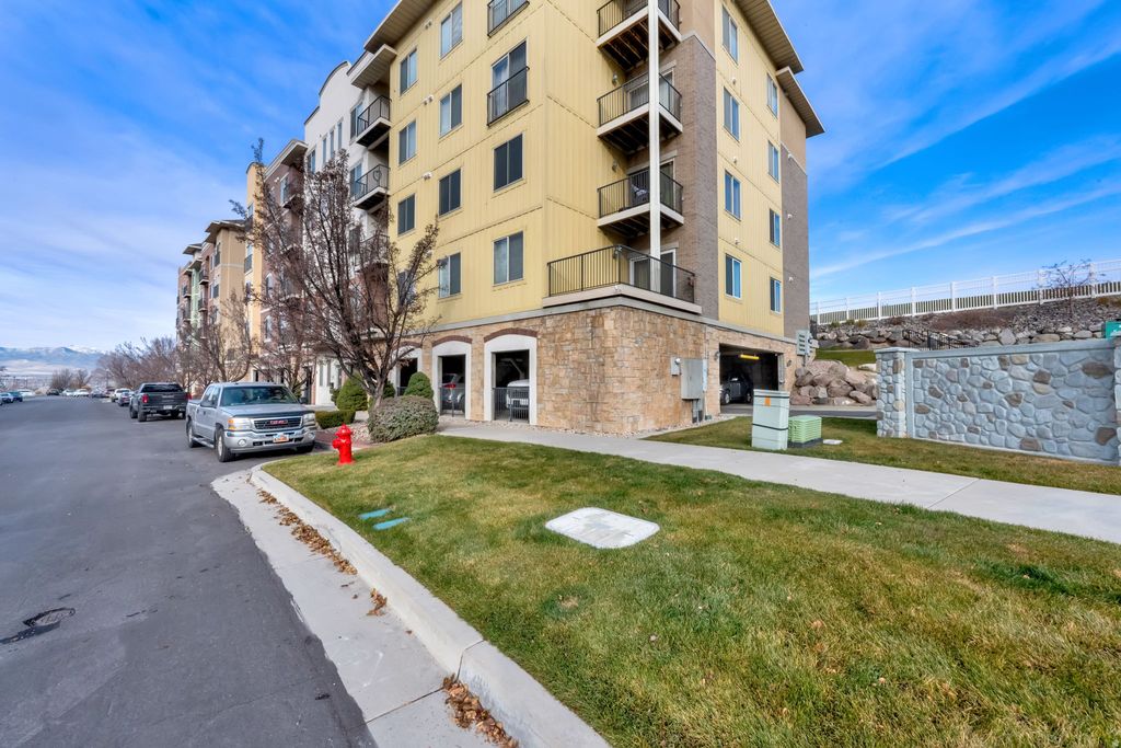 Photo of 165 W ALBION VILLAGE WAY #202, Sandy, UT 84070 (MLS # 2127672)