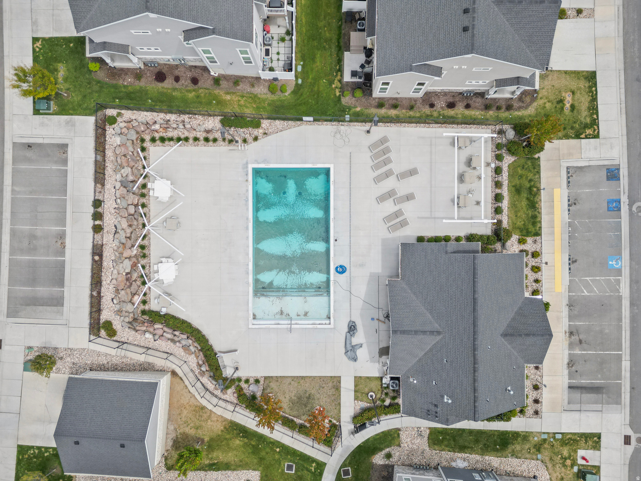 QUAILHILL - Residential