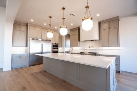 Tiny photo for 425 E FORREST PADDOCK DR, Washington, UT 84780 (MLS # 2147214)