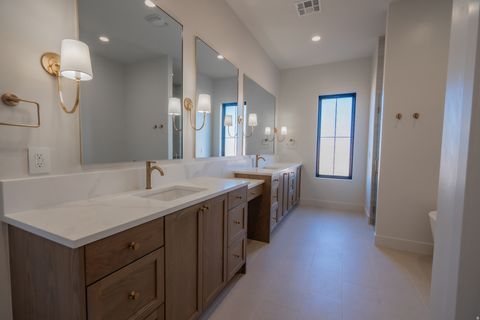 Tiny photo for 425 E FORREST PADDOCK DR, Washington, UT 84780 (MLS # 2147214)