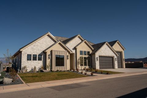 Tiny photo for 425 E FORREST PADDOCK DR, Washington, UT 84780 (MLS # 2147214)