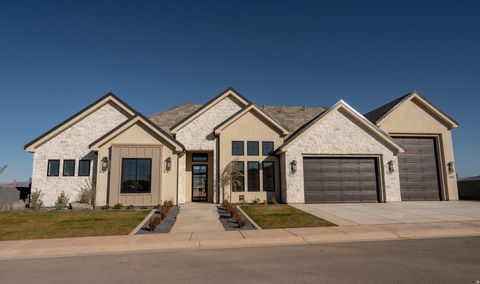 Photo of 425 E FORREST PADDOCK DR, Washington, UT 84780 (MLS # 2147214)
