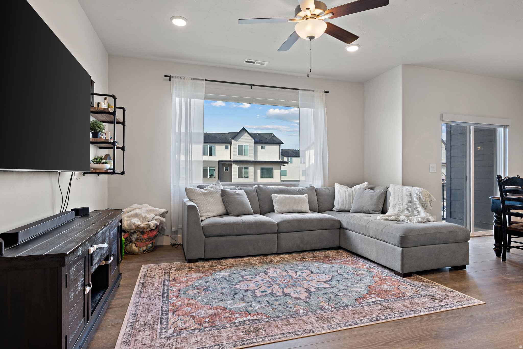 ROCKWELL RANGE - Residential