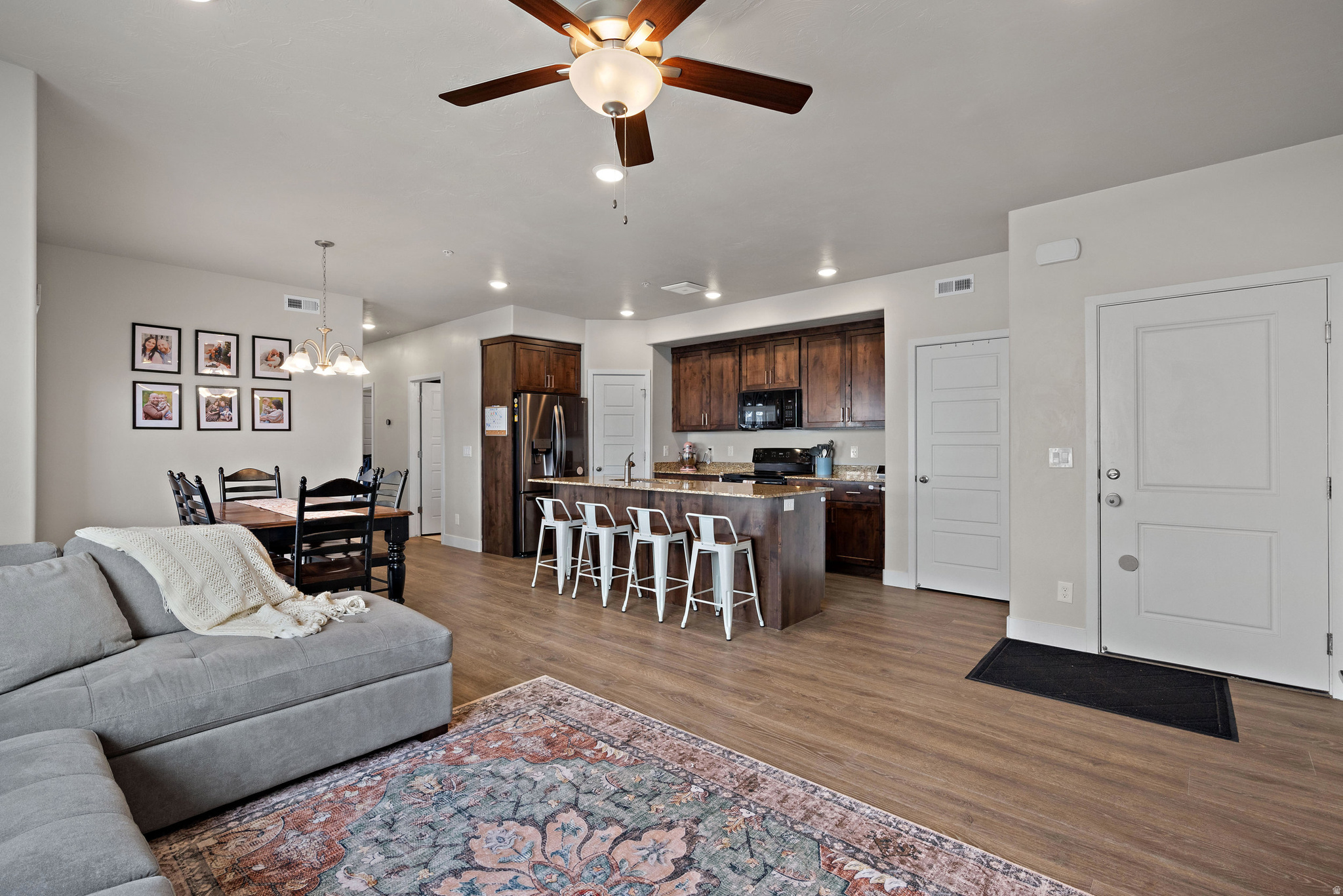 ROCKWELL RANGE - Residential