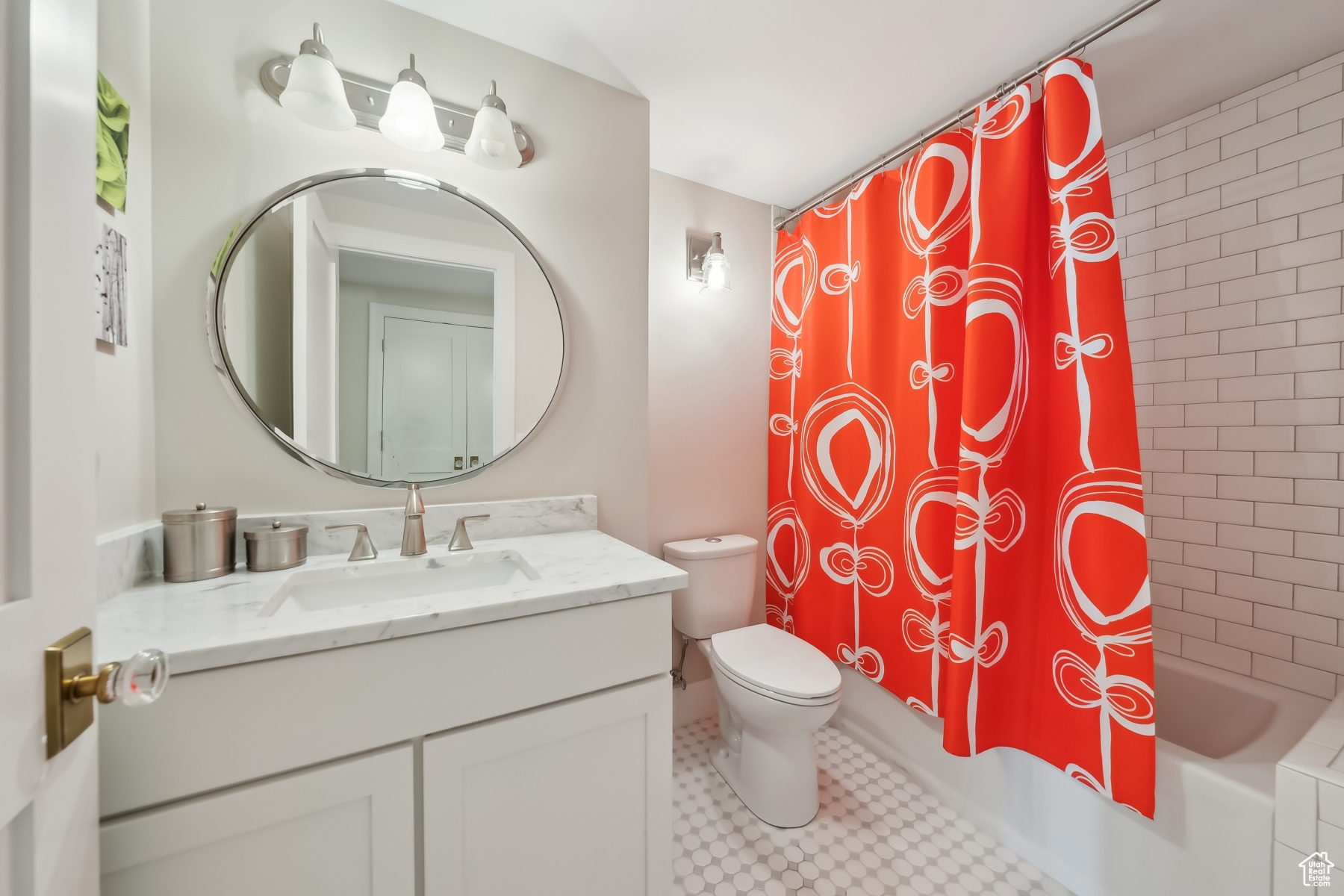 Salt Lake City, Utah 84108, United States, 4 Bedrooms Bedrooms, ,3 BathroomsBathrooms,Residential,Pending,130493