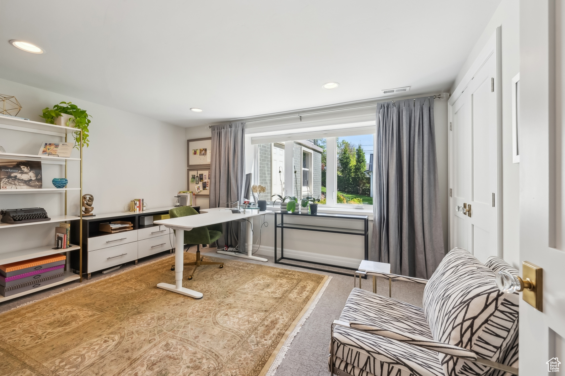 Salt Lake City, Utah 84108, United States, 4 Bedrooms Bedrooms, ,3 BathroomsBathrooms,Residential,Pending,130493