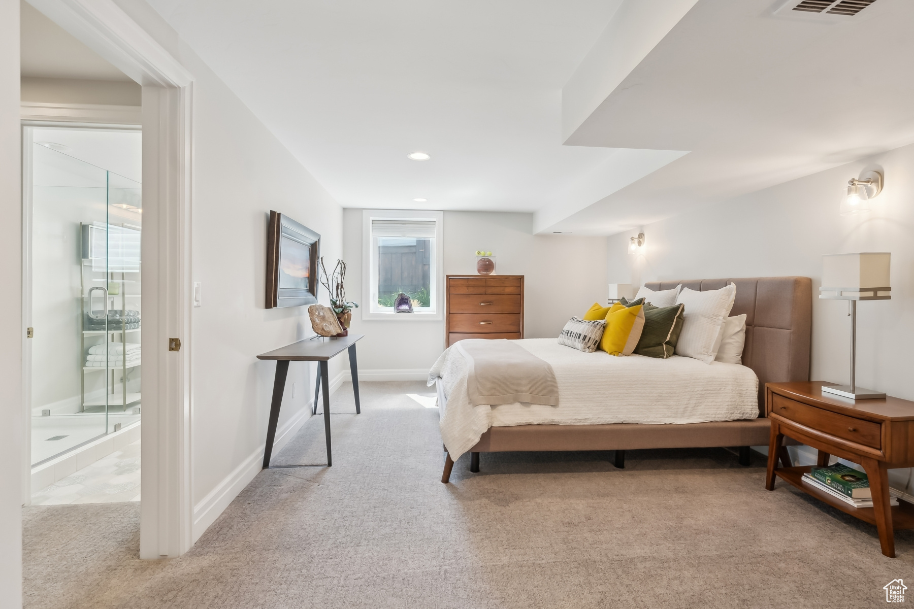 Salt Lake City, Utah 84108, United States, 4 Bedrooms Bedrooms, ,3 BathroomsBathrooms,Residential,Pending,130493