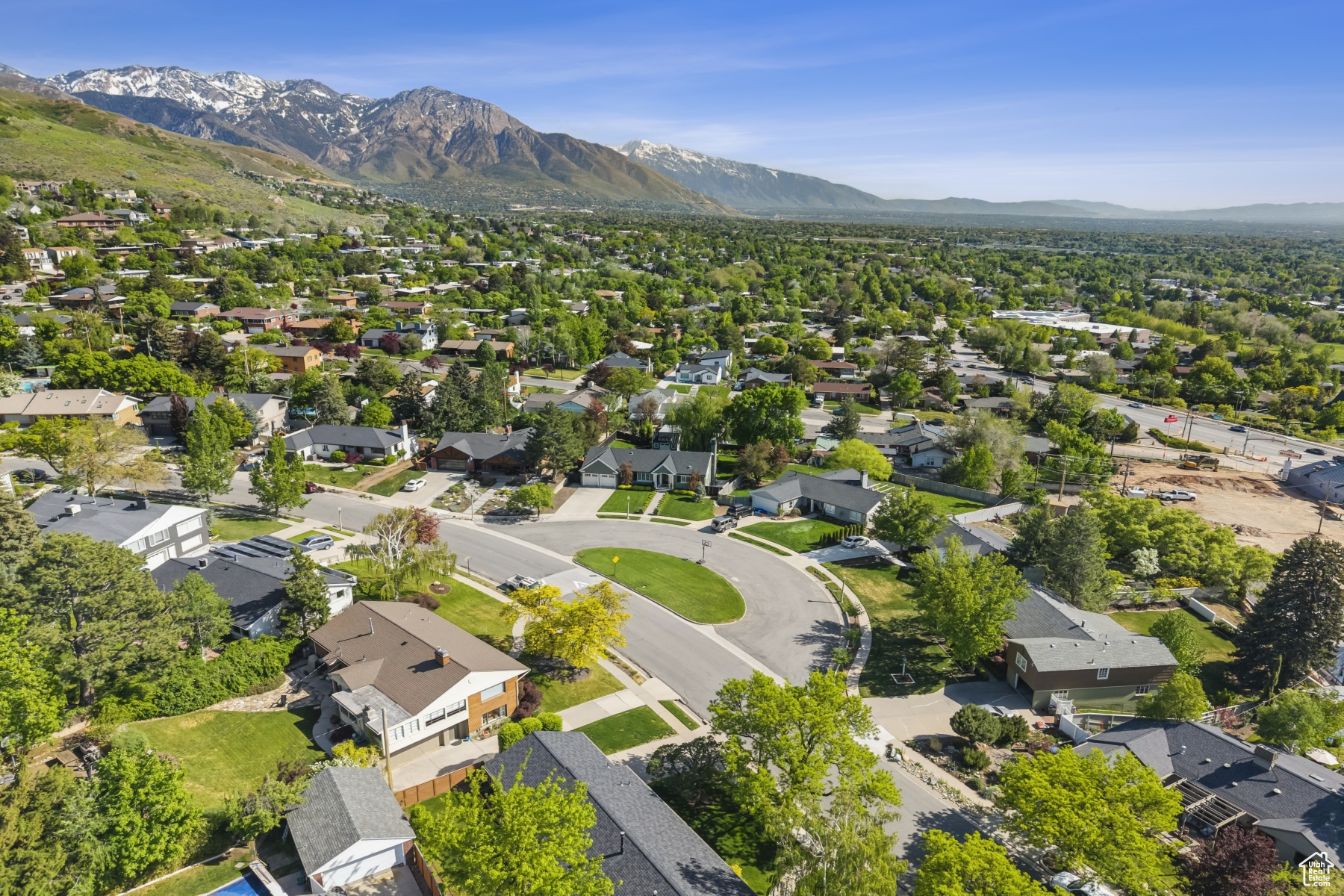 Salt Lake City, Utah 84108, United States, 4 Bedrooms Bedrooms, ,3 BathroomsBathrooms,Residential,Pending,130493