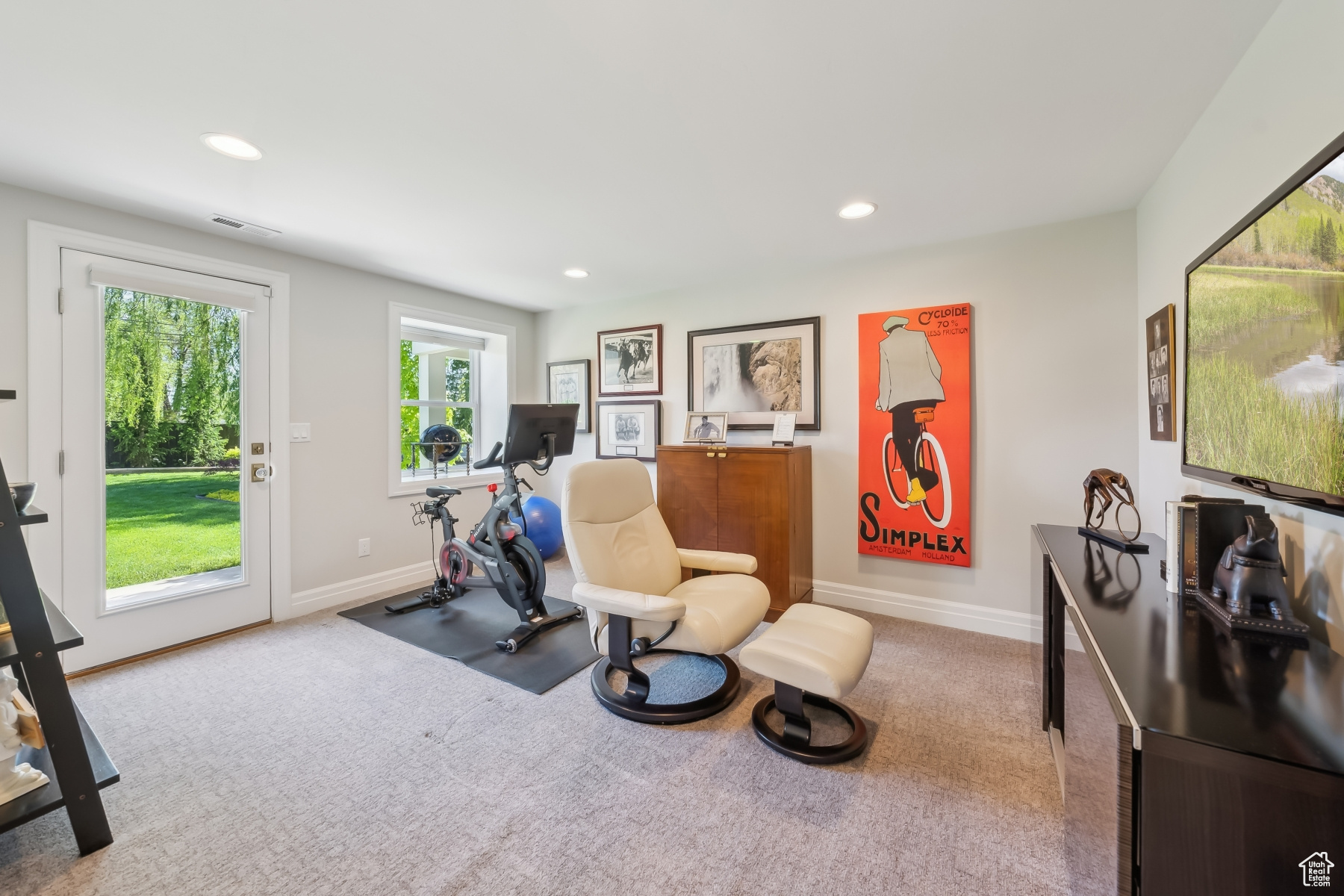 Salt Lake City, Utah 84108, United States, 4 Bedrooms Bedrooms, ,3 BathroomsBathrooms,Residential,Pending,130493