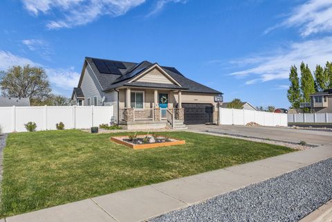 Tiny photo for 1373 N 2700 W, Clinton, UT 84015 (MLS # 2151098)