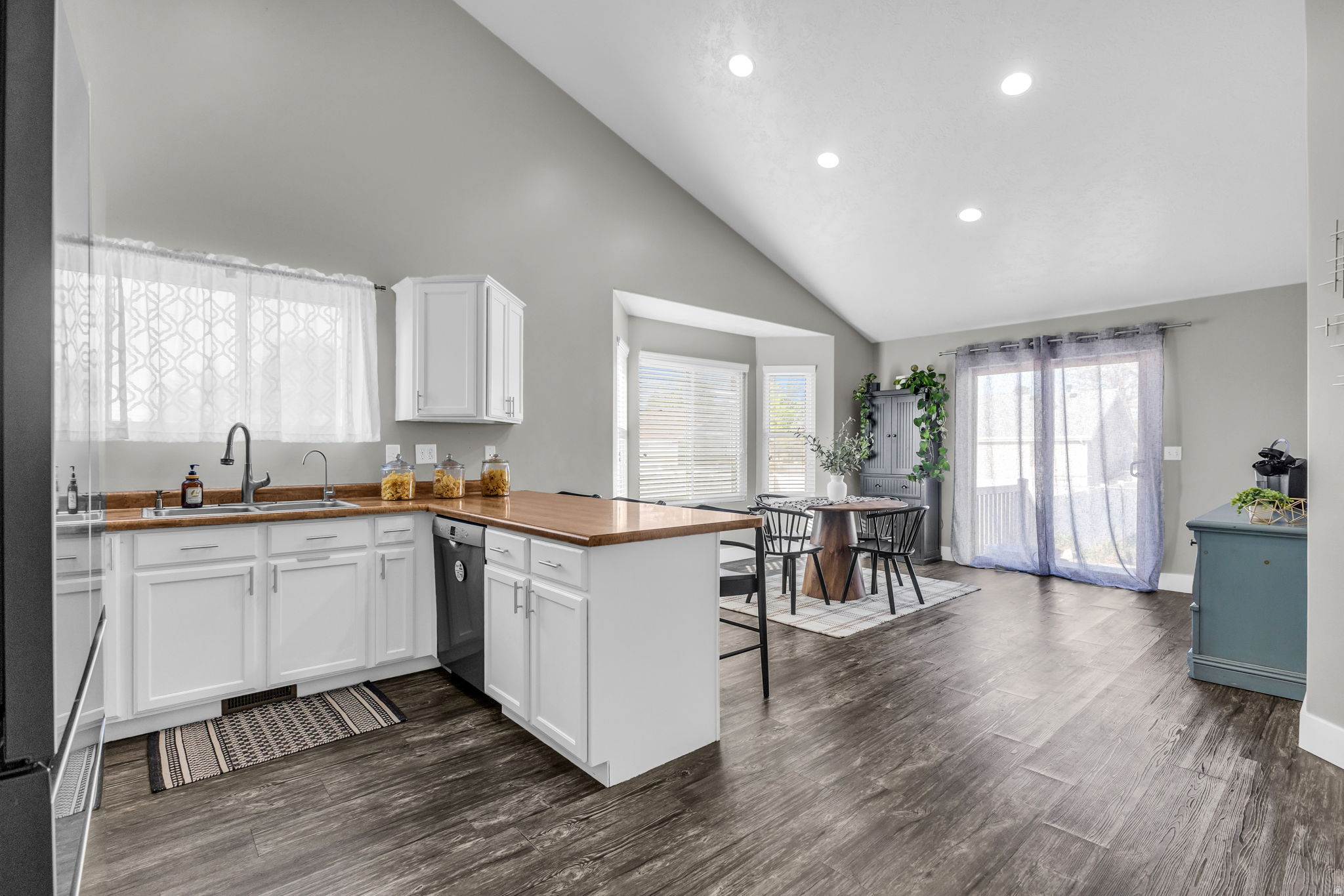 LEXINGTON ESTATES PH - Residential