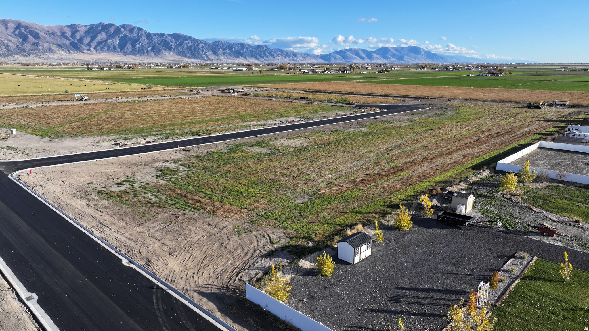 BECKAMS EDGE PHASE 5 - Land