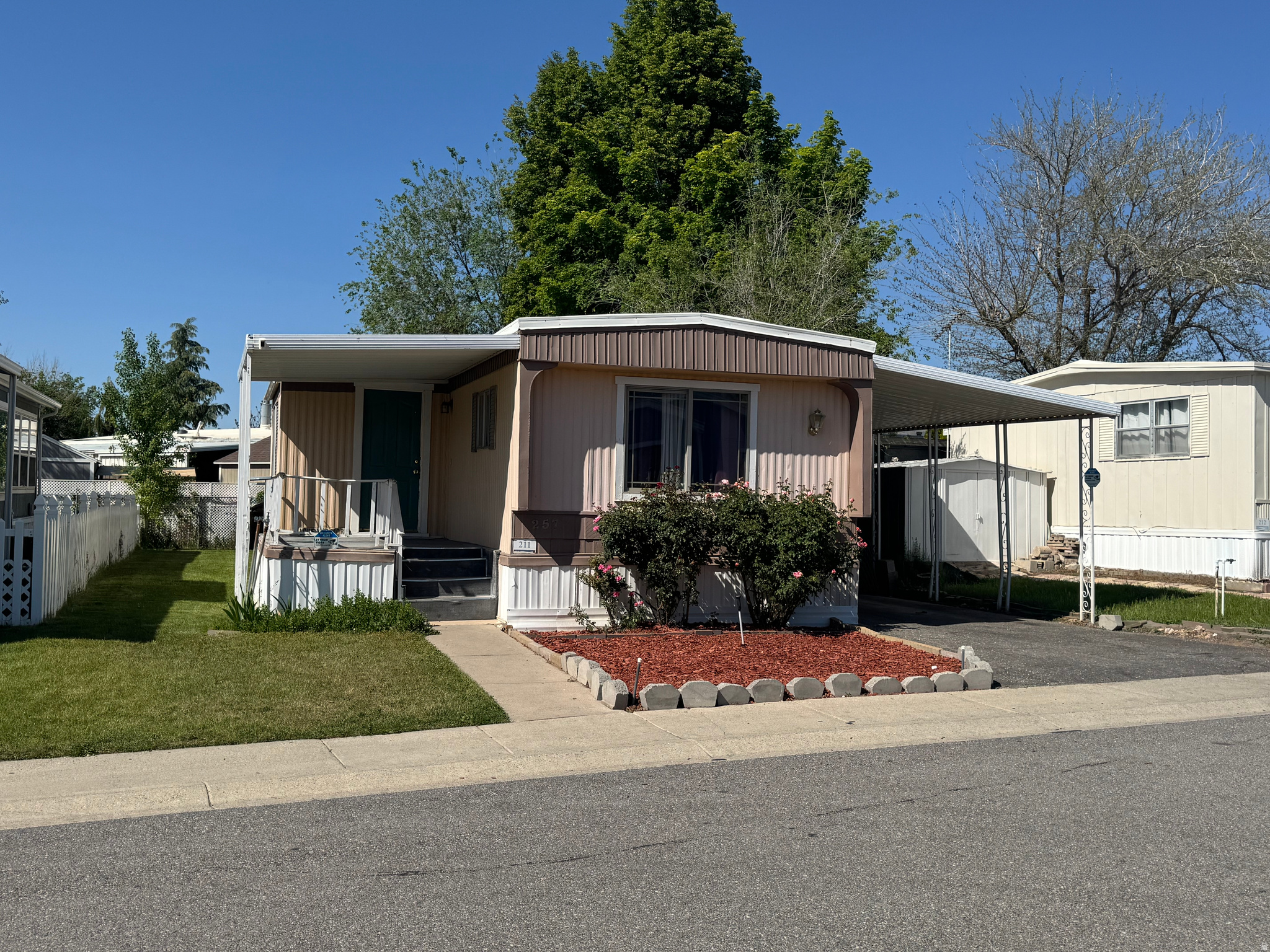 CAMELOT - Residential