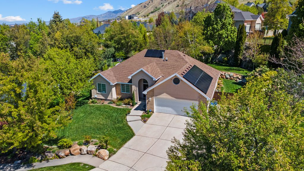 Photo of 745 FOXRIDGE DR, Providence, UT 84332 (MLS # 2157244)