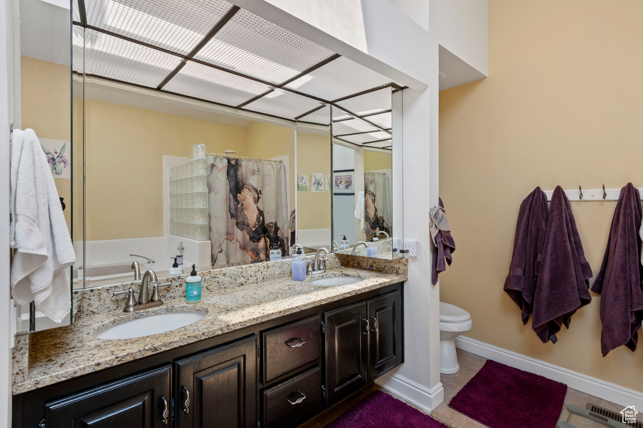 HIGH POINTE - Residential