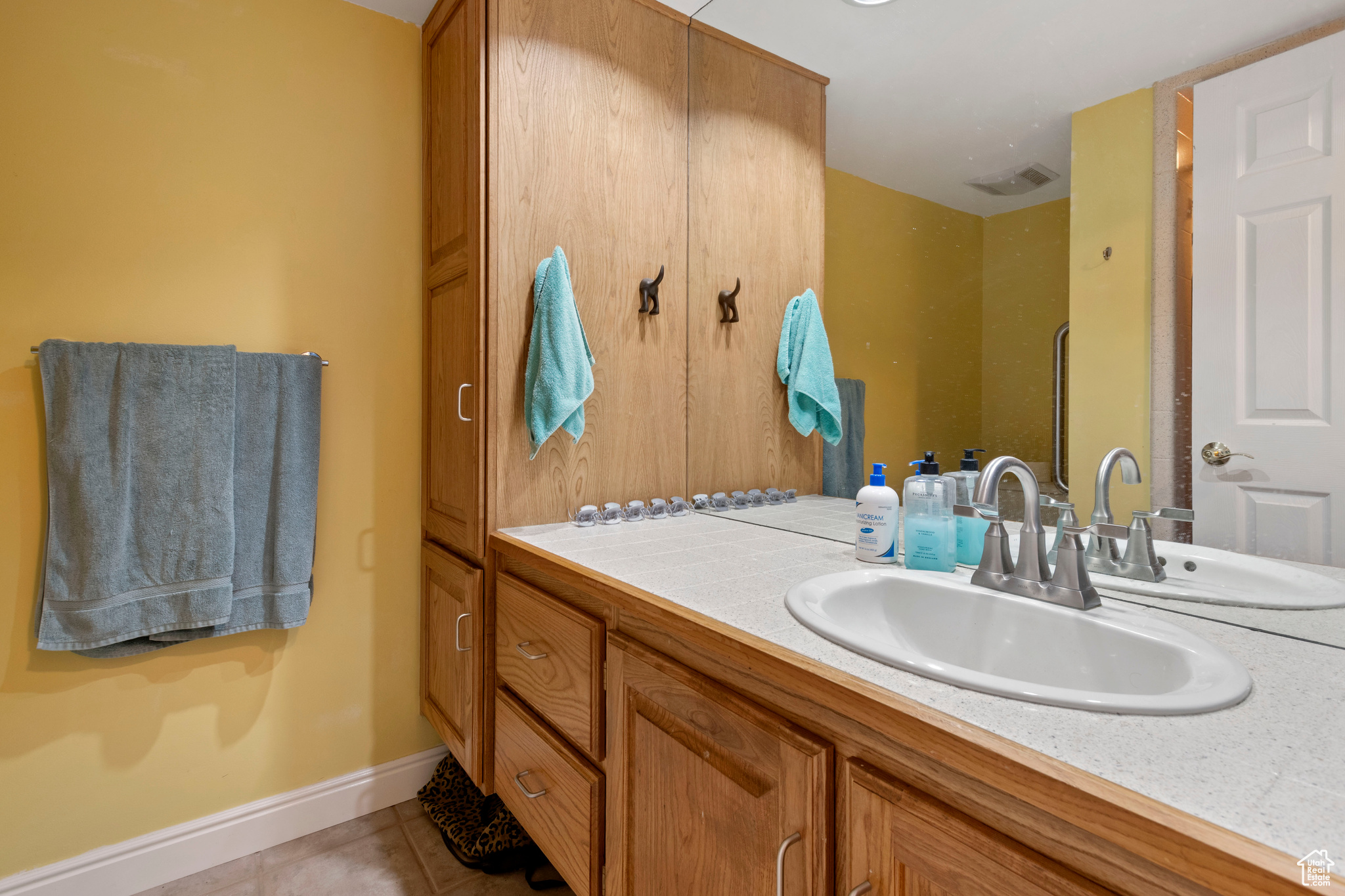 HIGH POINTE - Residential