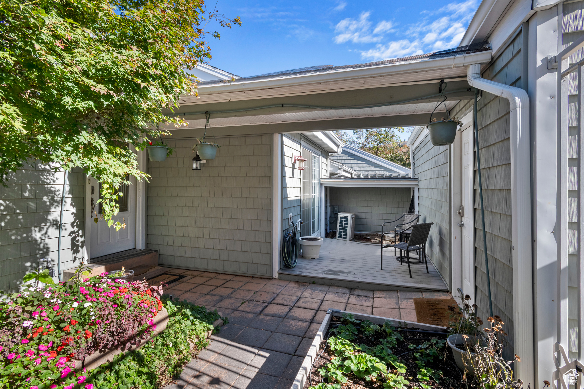 HIGH POINTE - Residential