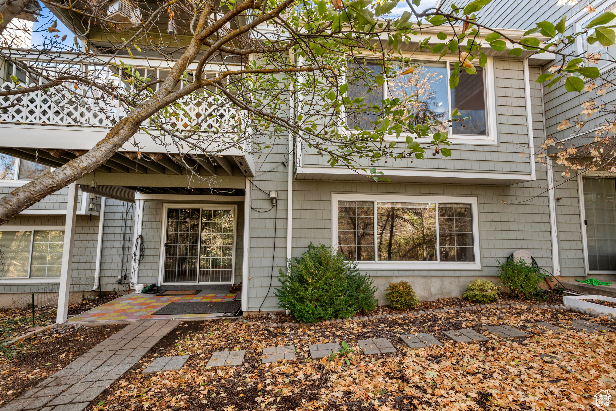 HIGH POINTE - Residential