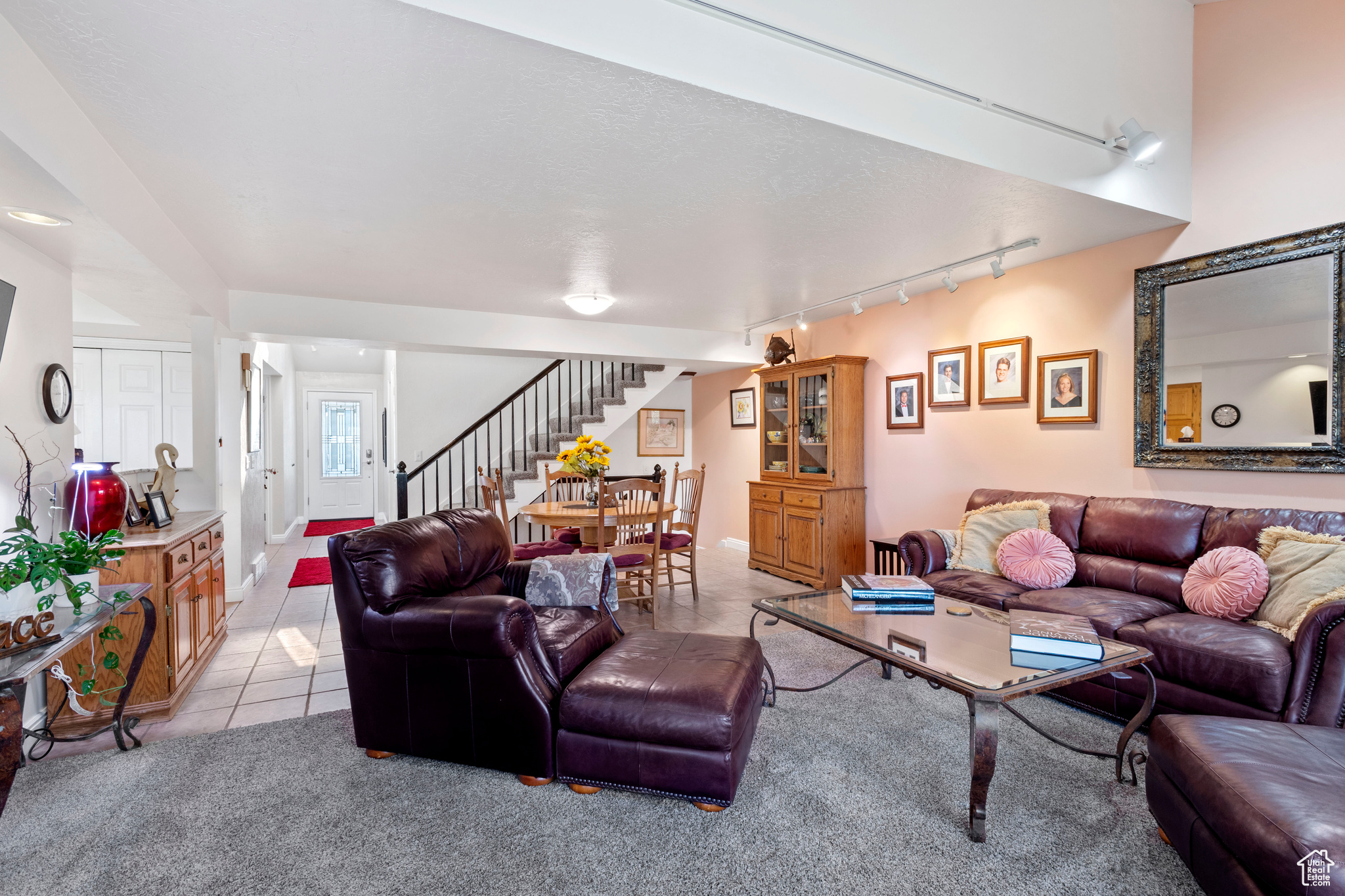 HIGH POINTE - Residential