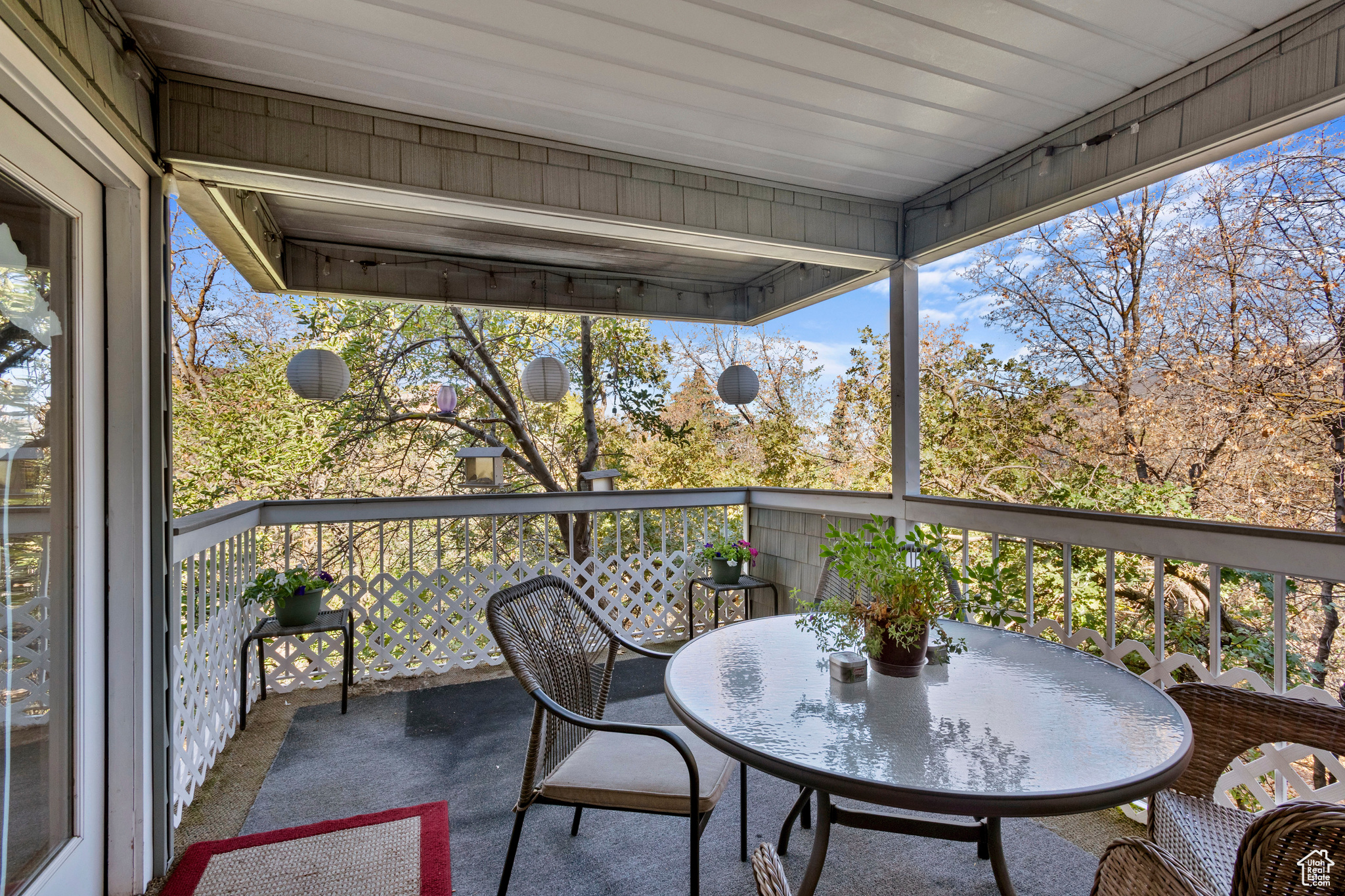HIGH POINTE - Residential