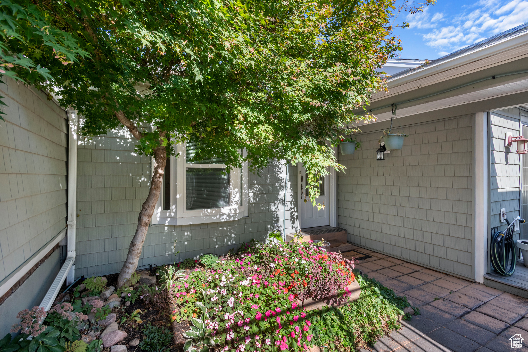 HIGH POINTE - Residential