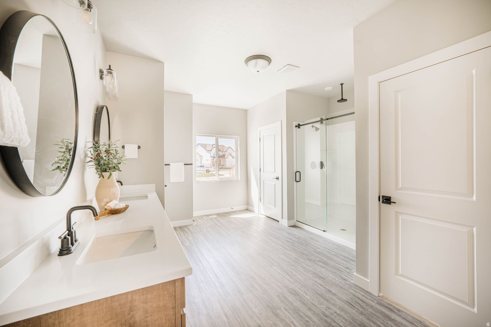 RIVERSIDE ESTATES - Residential