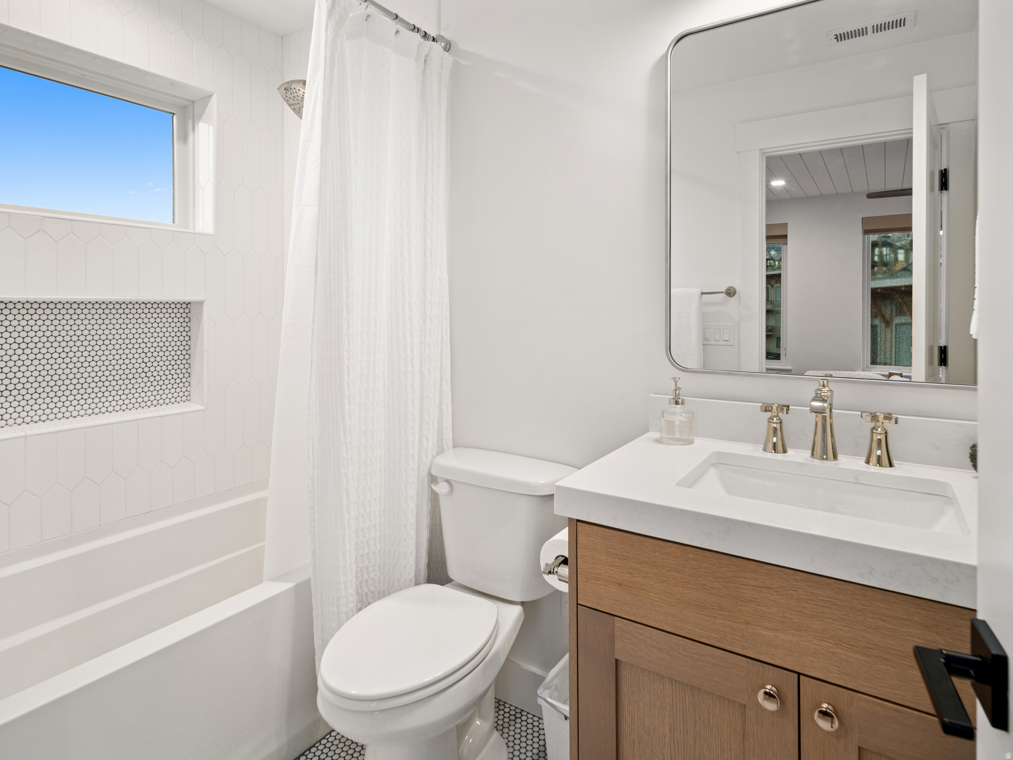 ESCAPE AT EDGEWATER - Residential