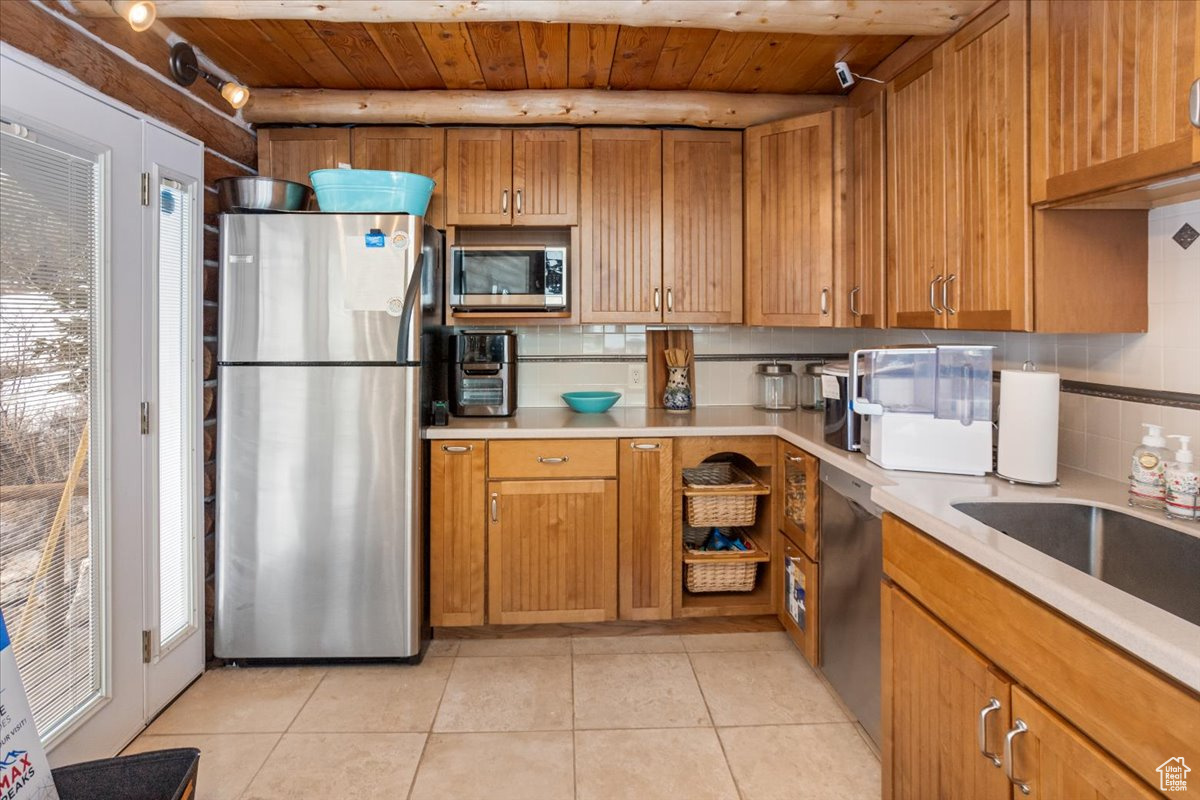 2465 S Sweetwater Pkwy, Garden City, Utah image 14