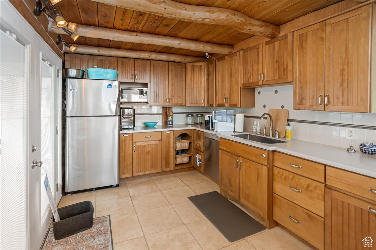 2465 S Sweetwater Pkwy, Garden City, Utah image 11