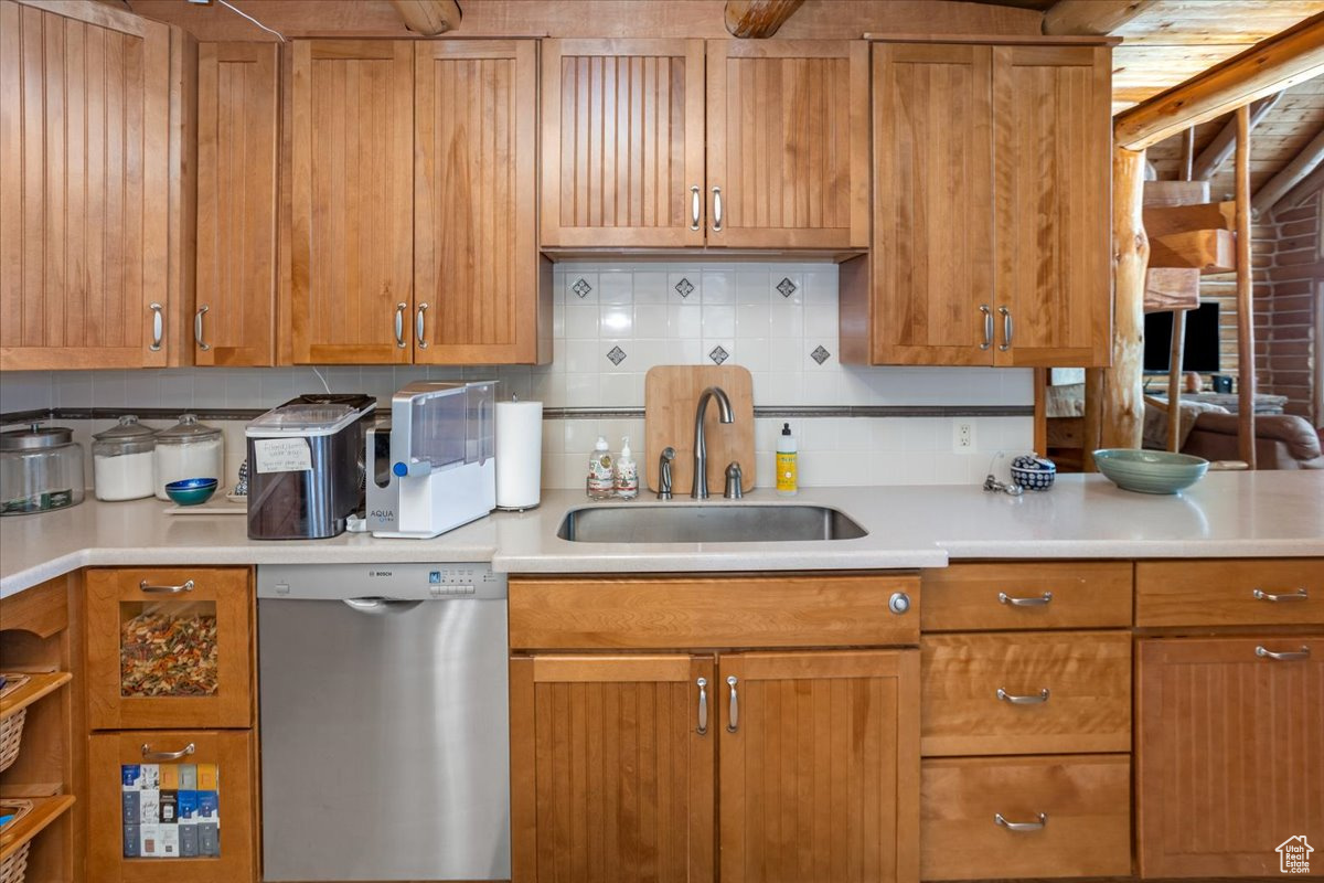2465 S Sweetwater Pkwy, Garden City, Utah image 13