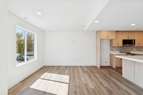 Tiny photo for 252 N MAIN ST, Bountiful, UT 84010 (MLS # 2120419)