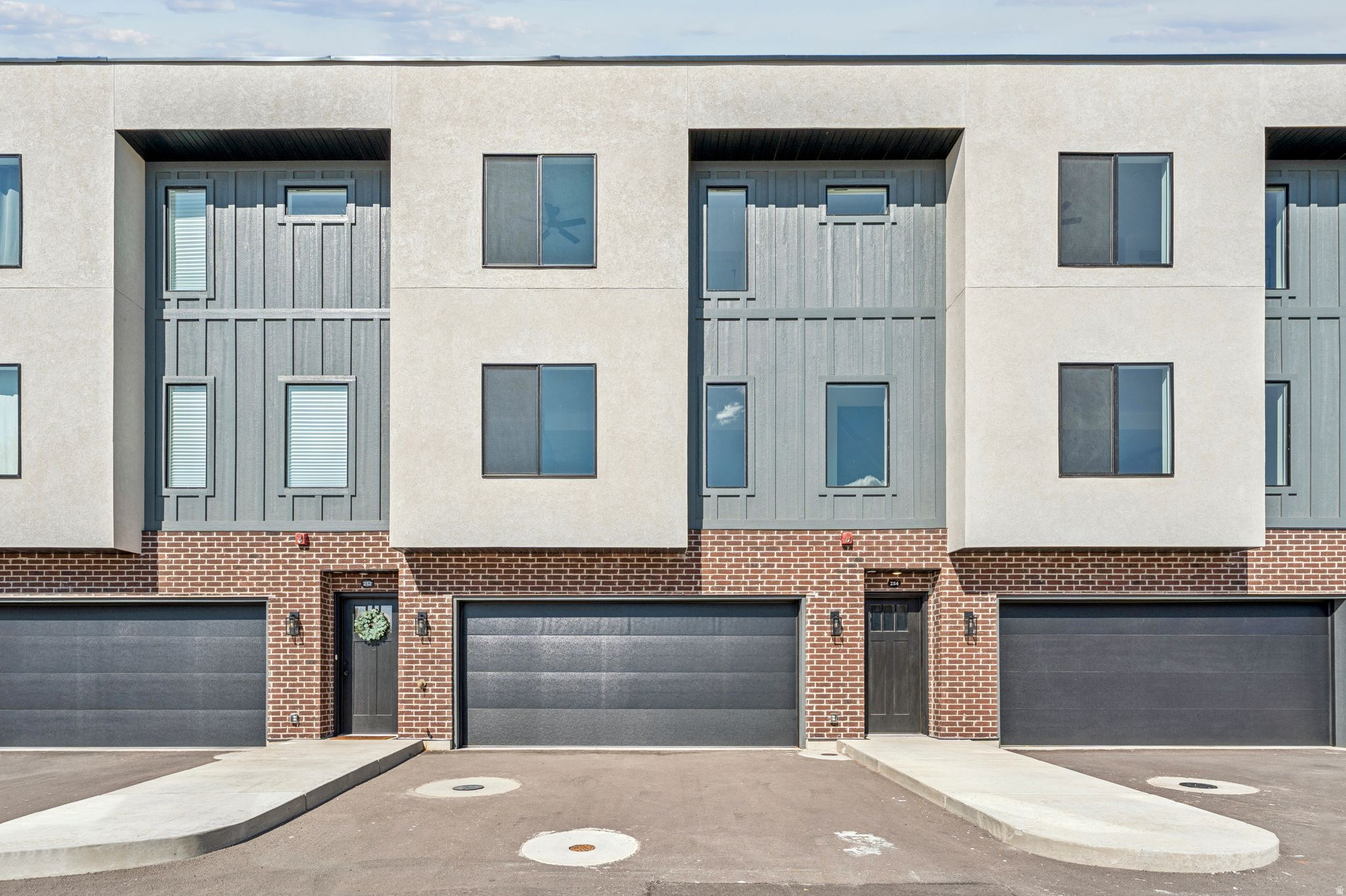 THE BROOKS ON MAIN - Residential