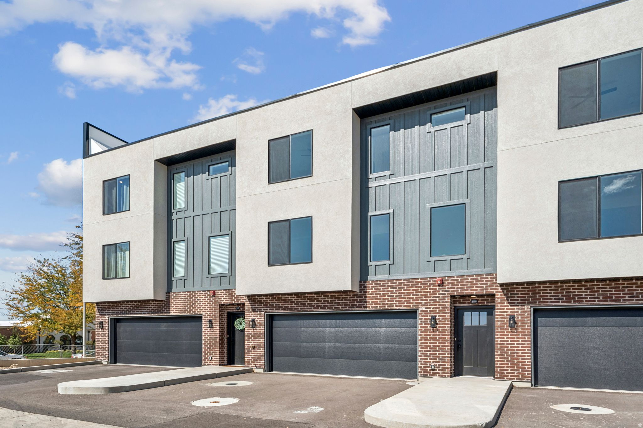 THE BROOKS ON MAIN - Residential