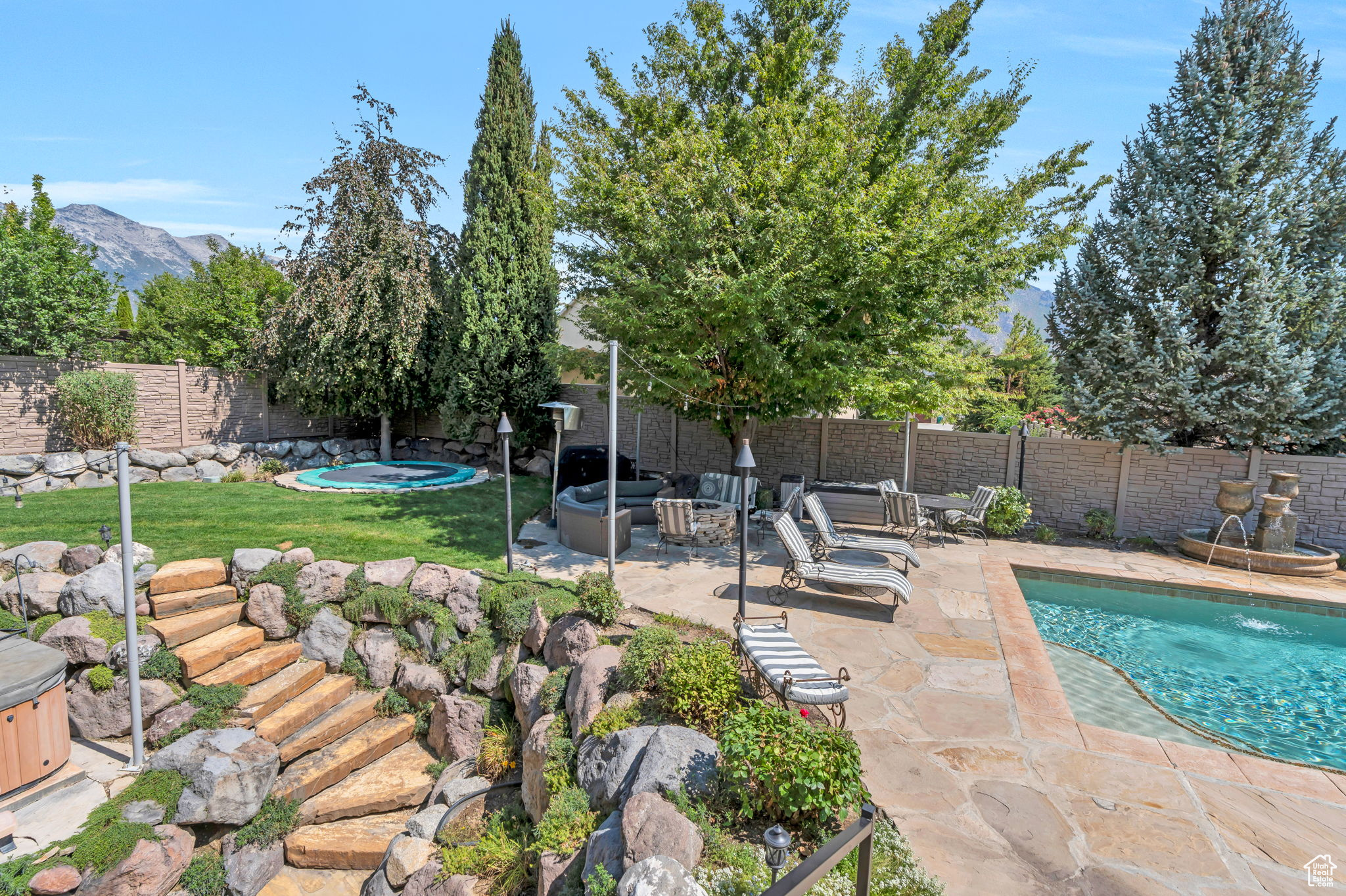 BEACON HILL - Residential