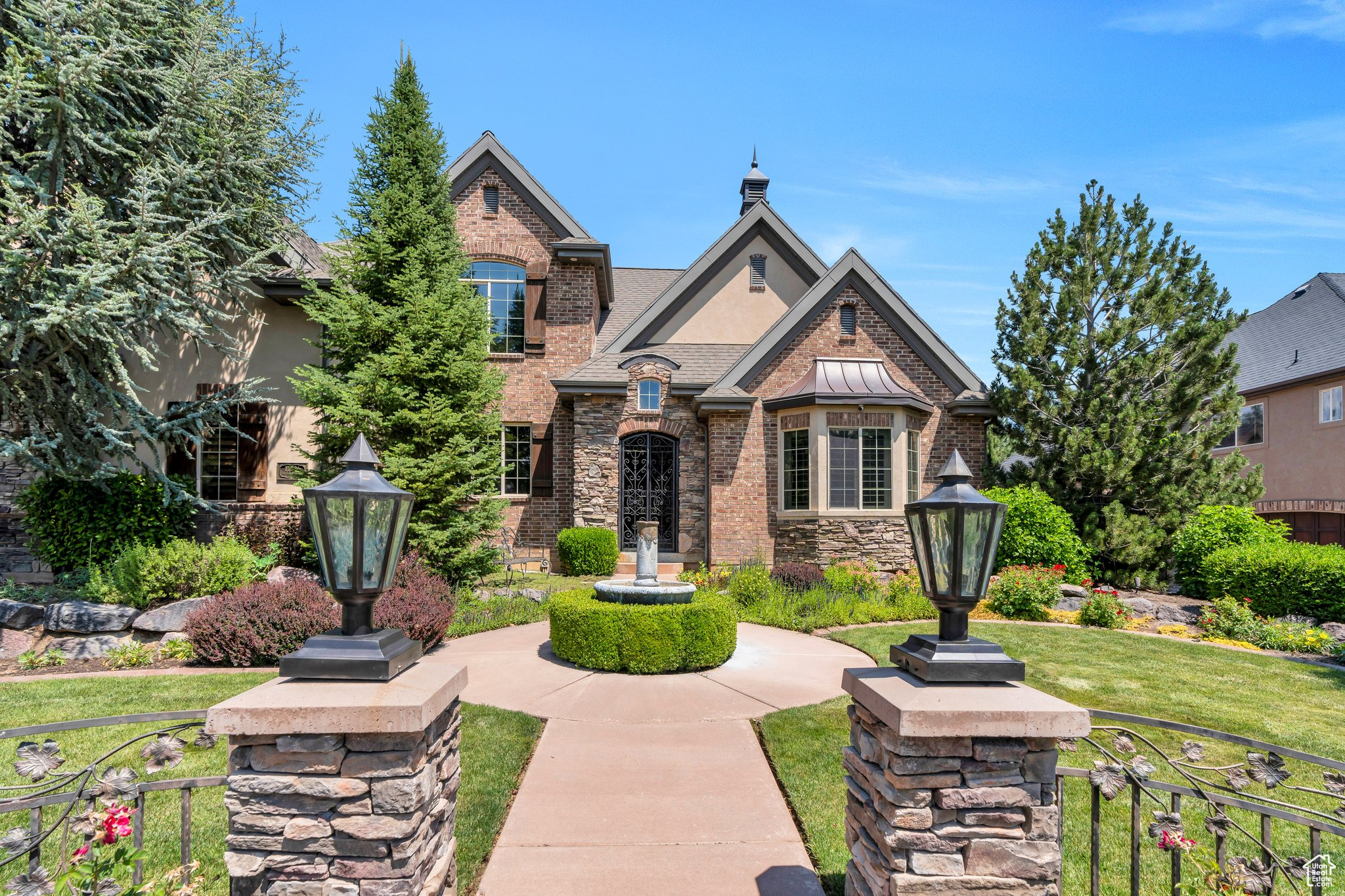 BEACON HILL - Residential