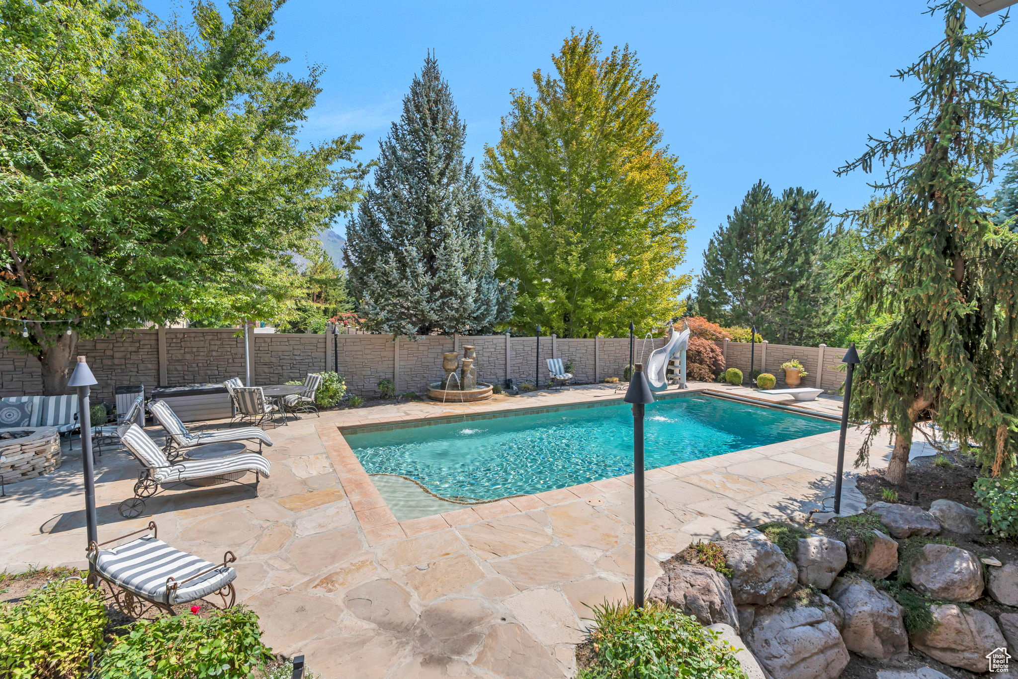 BEACON HILL - Residential