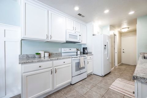 Tiny photo for 833 N LAKESIDE LN W, Centerville, UT 84014 (MLS # 2127085)