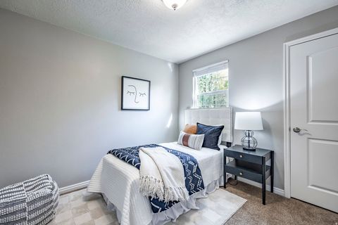 Tiny photo for 833 N LAKESIDE LN W, Centerville, UT 84014 (MLS # 2127085)